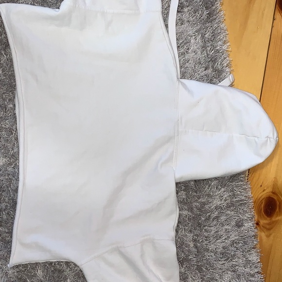 White cropped sweatshirt! - Picture 4 of 4